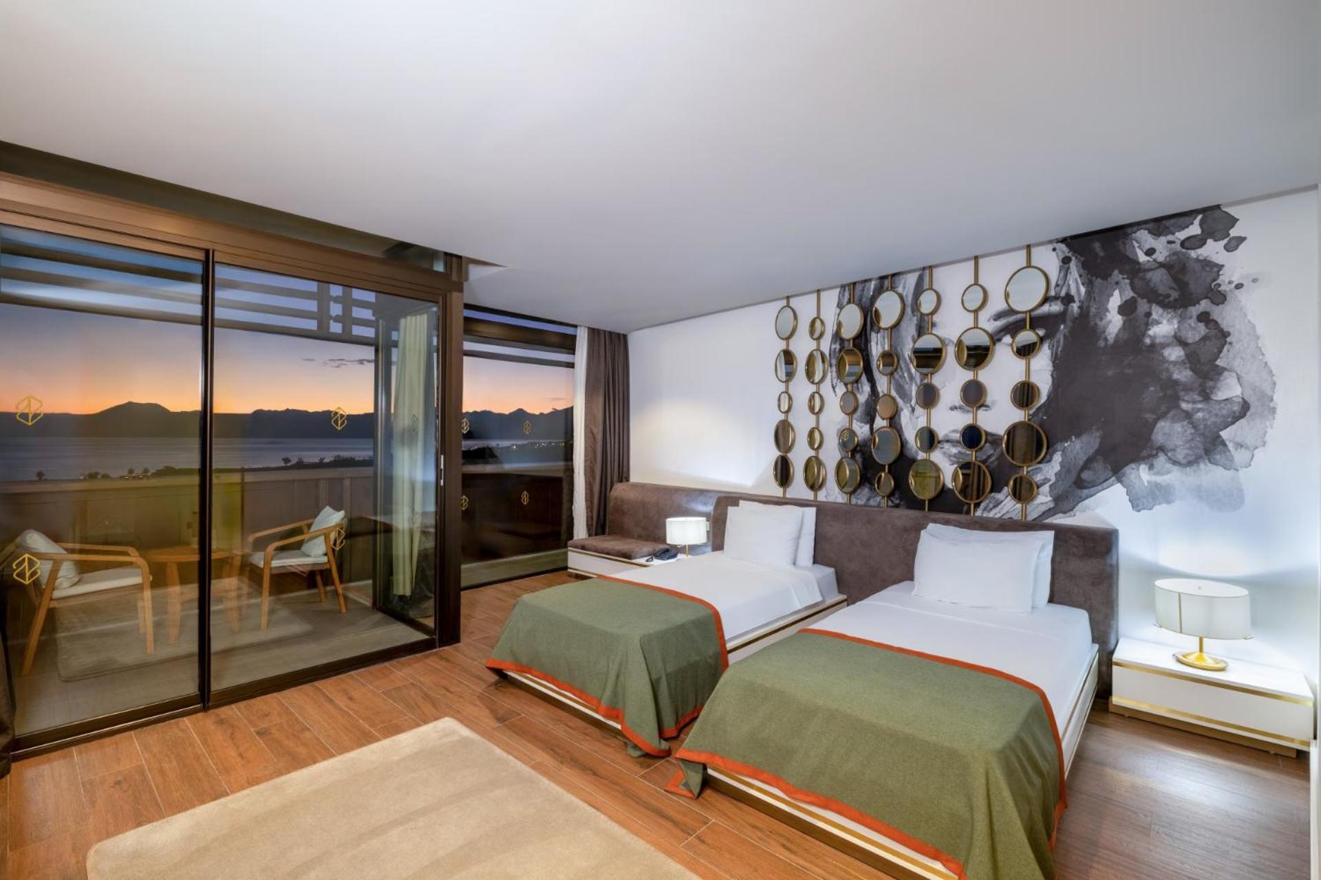 Nirvana Cosmopolitan - Convention & Sports Center Resort